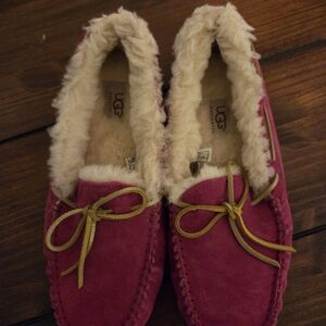 UGG Women's Fuchsia Suede Slippers